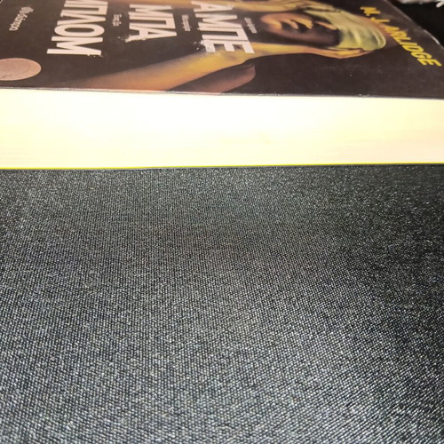 A Μπε Μπα Μπλομ book used, slight spine crack