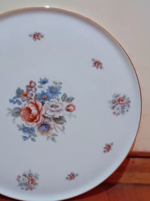 Porcelain platter 35 cm with gold rim like new, 1980