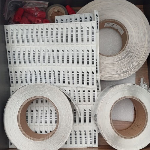 Antitheft System with Tags and Detacher Machine like new