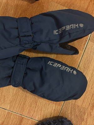 Children's ski gloves like new, age 3-4 years