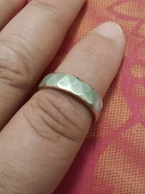 Polyhedral ring gold matte