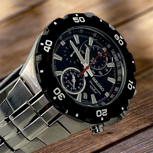 Seiko chronograph alarm 40mm like new, waterproof 100m with date