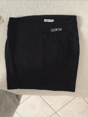 Women's short skirts like new, size small, black, set of two