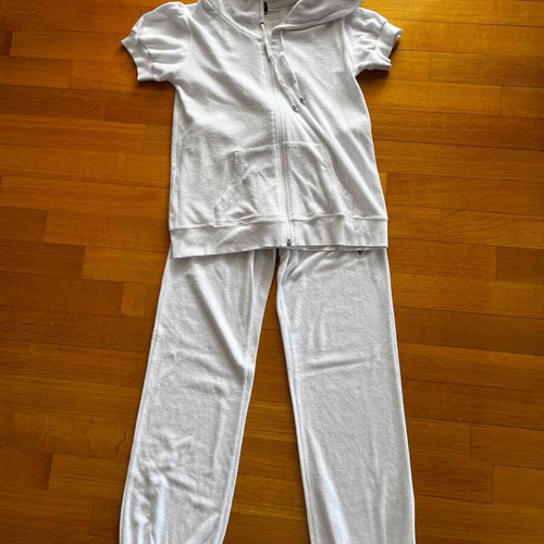 Myoow Myoow white fashion set medium, like new