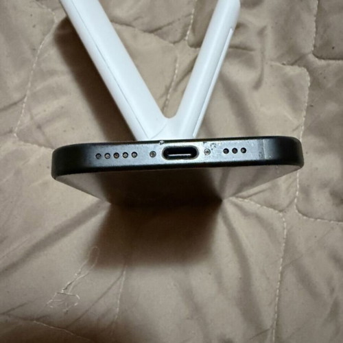 iPhone 15 128GB used, black, Apple iOS, 20+ MP camera