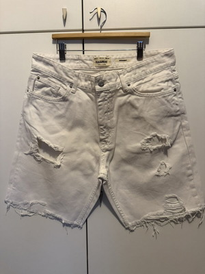 Pull and Bear jeans like new, size 44