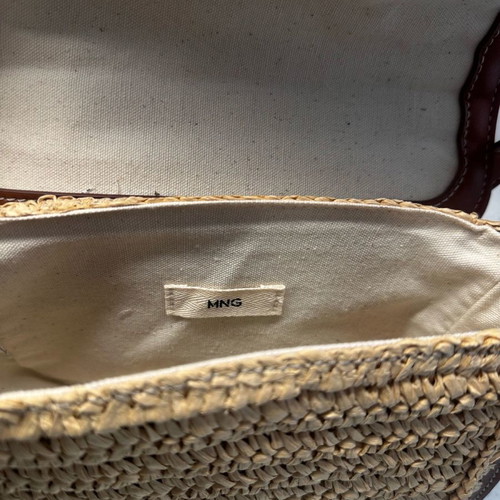 Mango shoulder bag made of natural fiber new