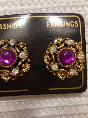 Clip Earrings new vintage style with purple stones