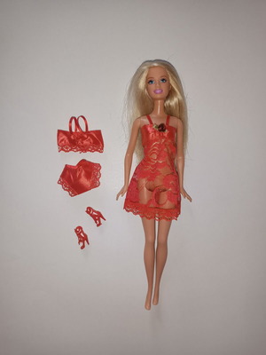 Barbie Doll Fashion Fever Red Lingerie Deluxe Set like new
