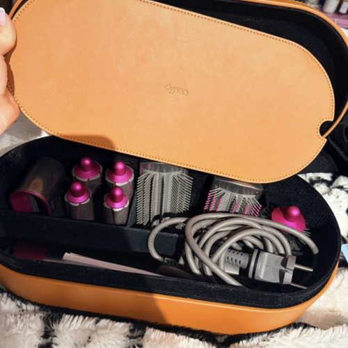Dyson Airwrap Complete full set like new with case