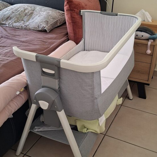 Kikka Boo Nanna baby cot like new with storage and mosquito net