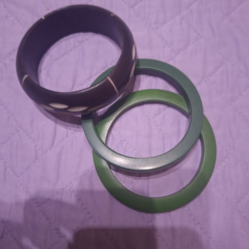 Bracelets set used, 2 green and 1 brown beige with box