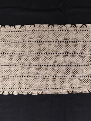 Runner with crochet used 70 x 28 cm