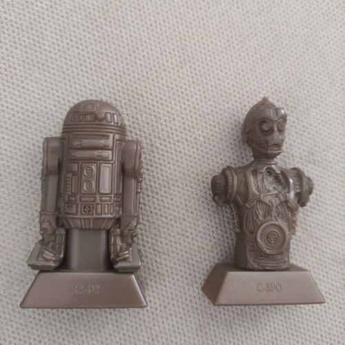 Star Wars figures R2-D2 and C-3PO like new, pack of two