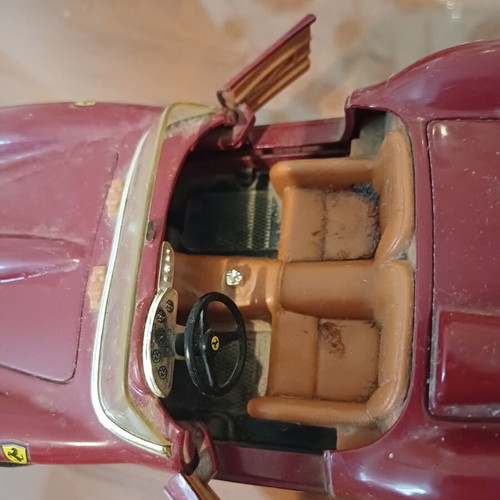 Ferrari 250 Testa Rossa 1958 Die-Cast Model 1:18 New Shell Collezione