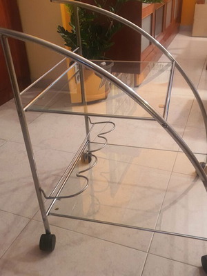 Glass bar table like new with wheels