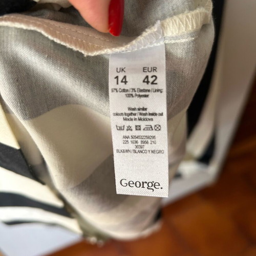 Dress No 14 / 42 like new, cotton satin fabric
