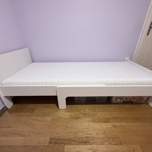 IKEA Slakt Extendable Bed with Asvang Foam Mattress like new