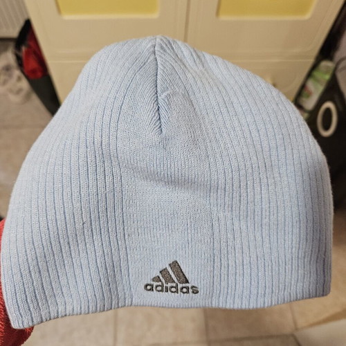 Adidas beanie like new, unisex, light blue