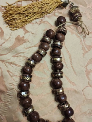 Decorative table worry beads used with defect on one bead