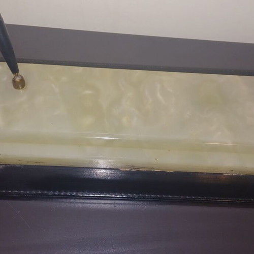 Onyx pen desk base used