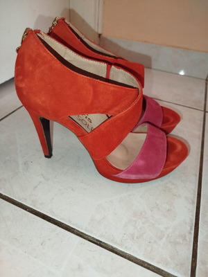Tamaris red sandals like new with wide straps and gold zipper