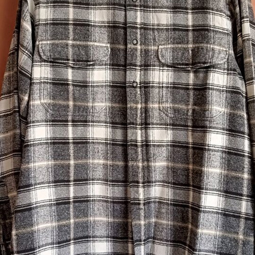 Men's shirt plaid gray white size L like new Peter Luger