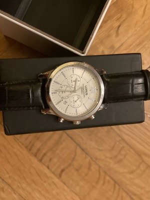 Lorus men's watch used with leather strap