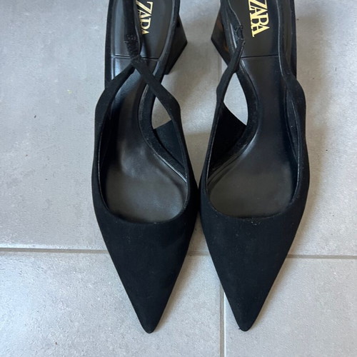 Zara black pumps like new, low block heel size 37
