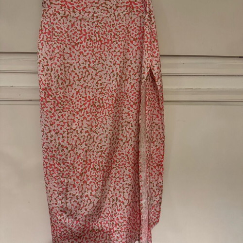 Never Fully Dressed set top and Jaspre wrap skirt like new, multicolor