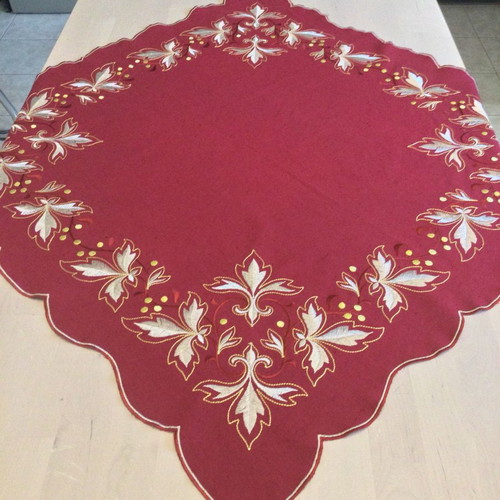 Set of 4 Christmas tablecloths and table runner semeni new