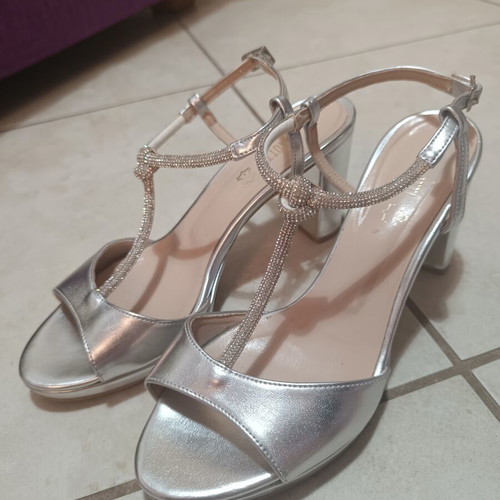 Heeled sandals with rhinestones size 39 like new, white and gray