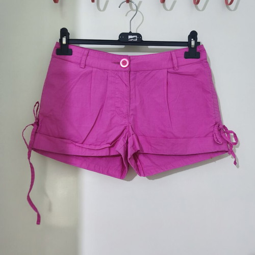 H&M fuchsia low-rise shorts like new, size Xsmall