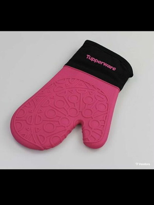 Tupperware silicone glove like new for high temperatures