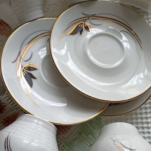 Vintage coffee cups set 6 cups and 4 saucers like new