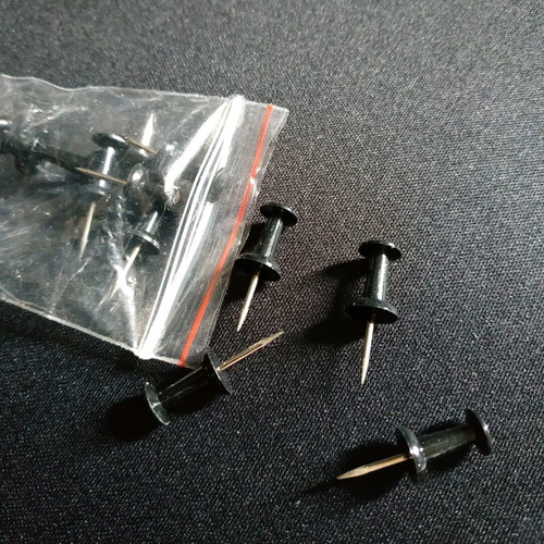 Push pins board used like new, pack of 11 pieces