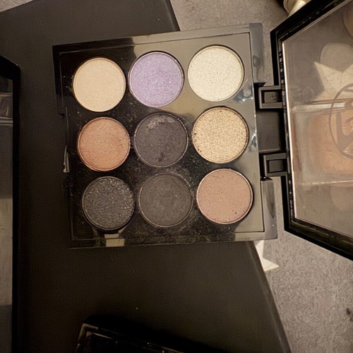 Eyeshadow and contouring palettes used, set of five, Nyx, Revolution, Seventeen, USHAS