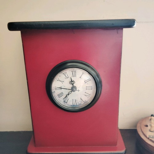 Indoor analog tabletop clock used