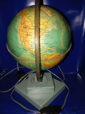 Vintage illuminated globe used from 80s-90s with plastic base