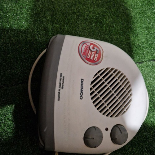 Daewoo fan heater like new with 1200W and 2400W settings
