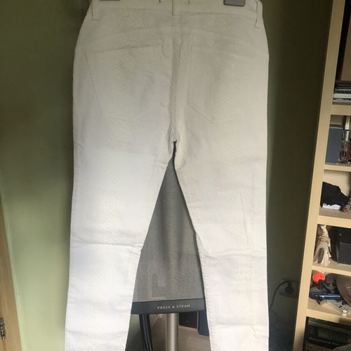 Guess by Marciano women's white jeans with snake print size S like new