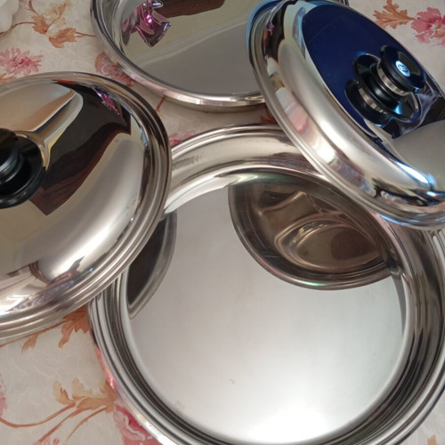 AMC cookware set of 3 stainless steel pots like new