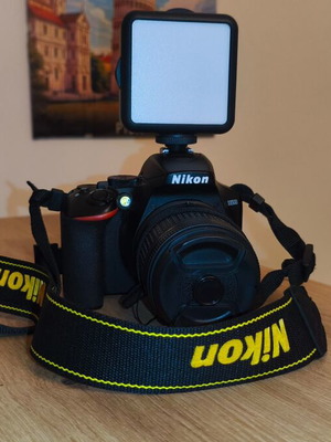 Nikon D3500 camera like new with 2 batteries, 18-55mm lens, flash