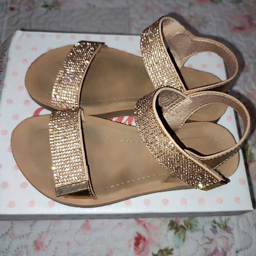 Children's sandals size 29 like new, gold