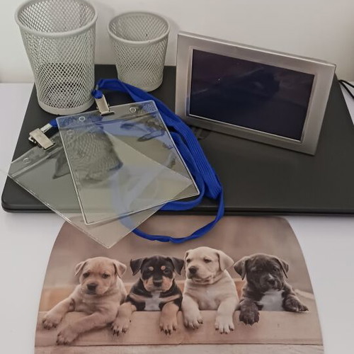 Set of 6 office accessories like new with mouse pad and transparent sleeves