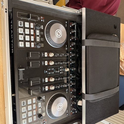 Traktor S4 MK2 with FlightCase like new