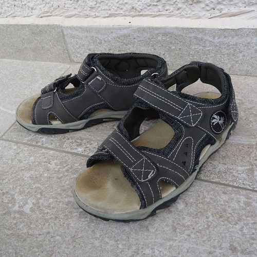 Children's sandals used, 2 pairs, size 31, leather