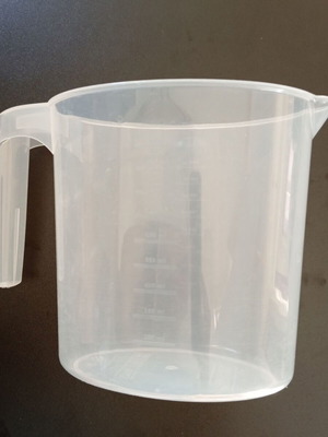 Plastic measuring jug used 1 liter