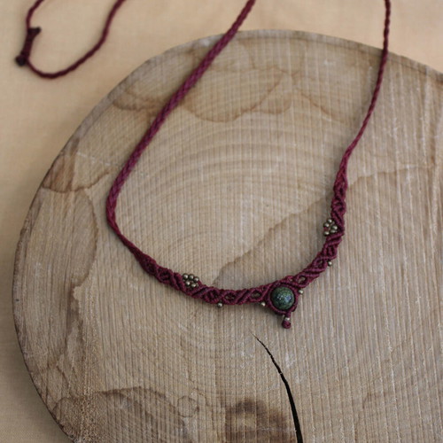Macrame necklace burgundy with nephrite new
