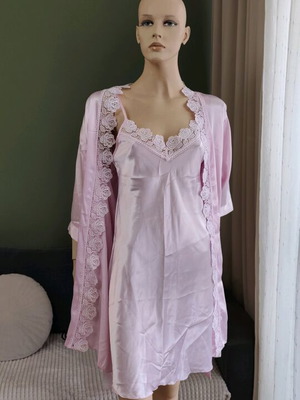 Set nightgown and robe pink new size Medium/Large